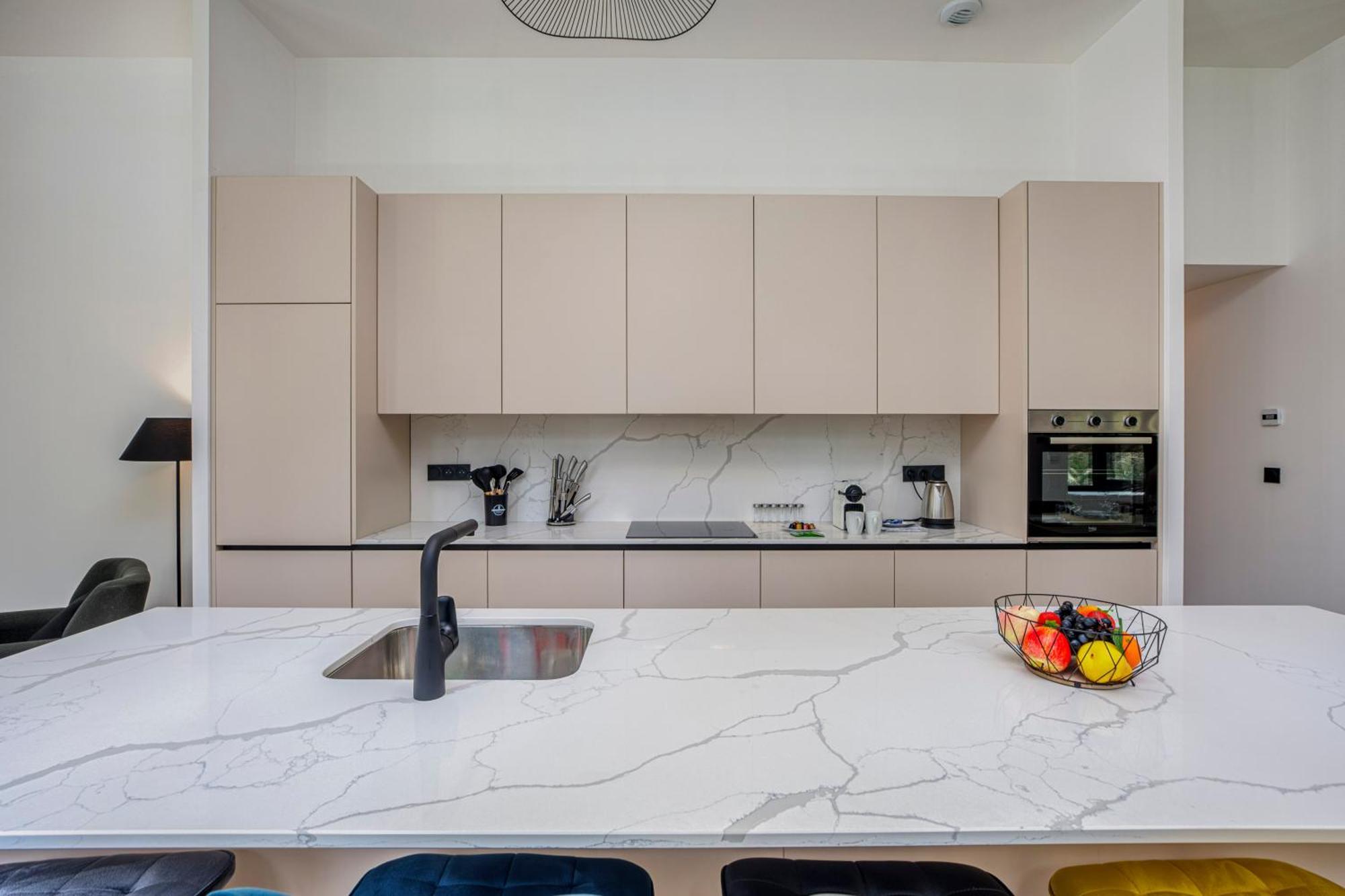 1 - Grand Appartement Spacieux Dans Un Chateau Du 17Eme Siecle, A 15Min De Lyon Vourles Luaran gambar