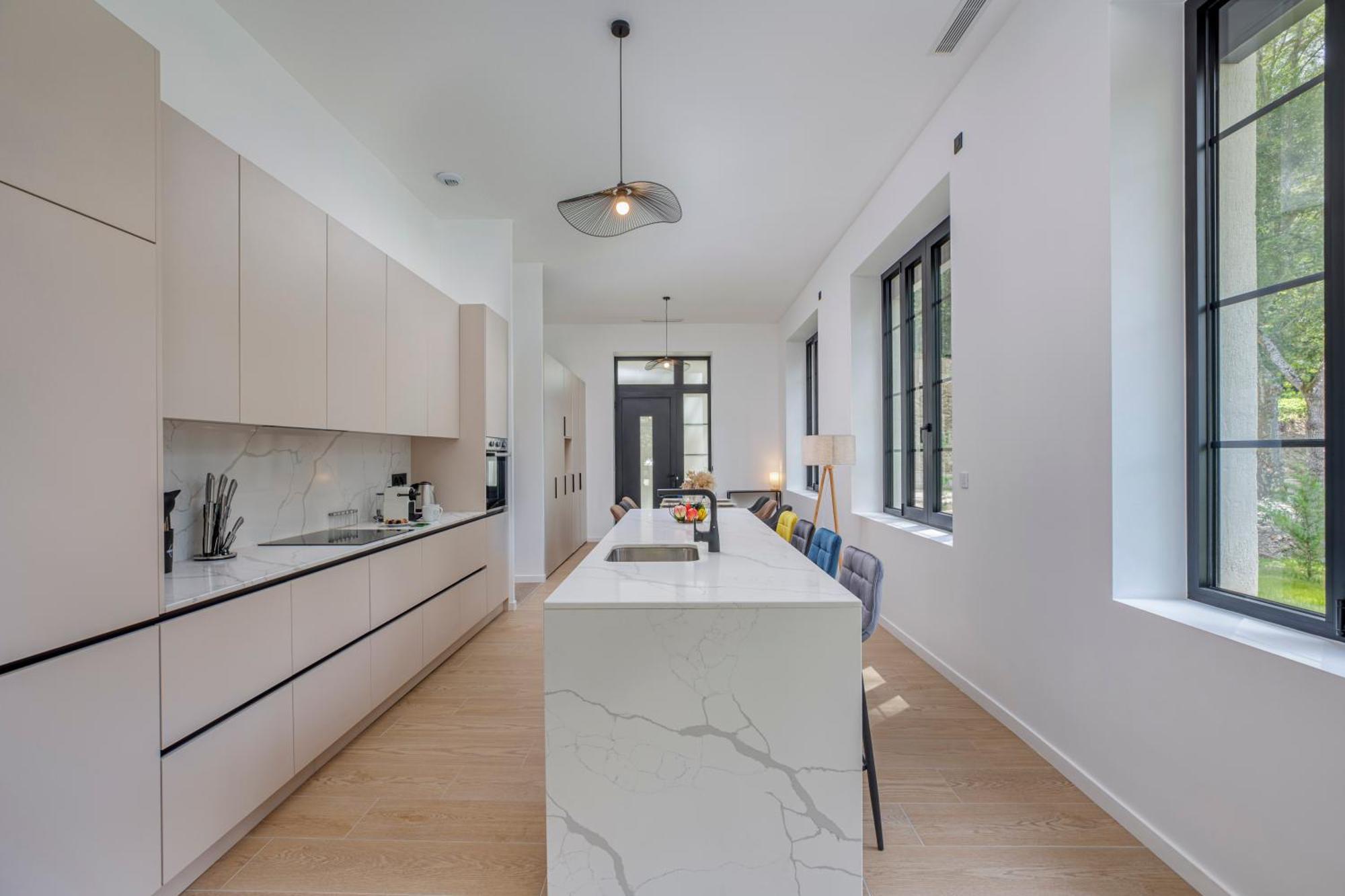 1 - Grand Appartement Spacieux Dans Un Chateau Du 17Eme Siecle, A 15Min De Lyon Vourles Luaran gambar
