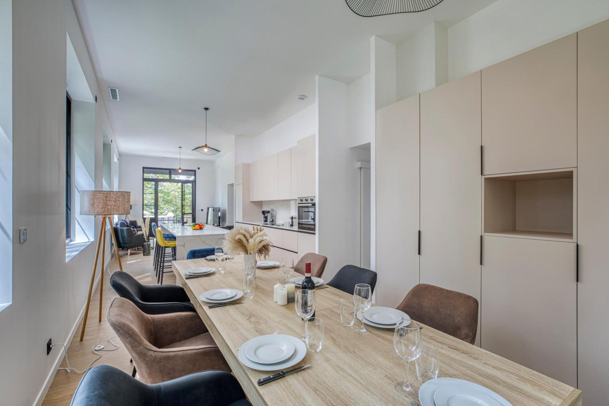 1 - Grand Appartement Spacieux Dans Un Chateau Du 17Eme Siecle, A 15Min De Lyon Vourles Luaran gambar