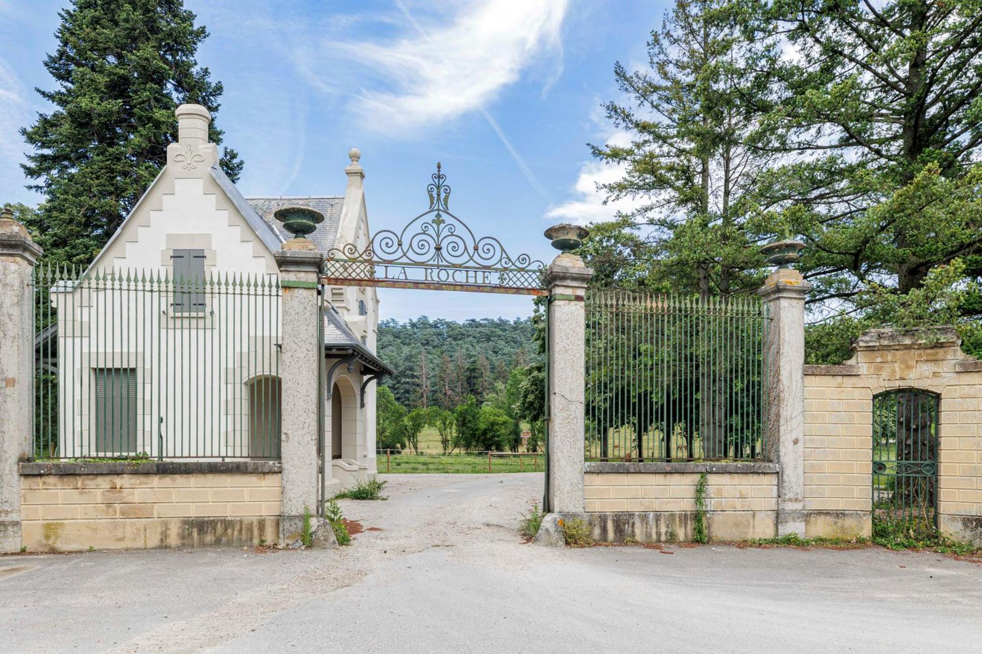 1 - Grand Appartement Spacieux Dans Un Chateau Du 17Eme Siecle, A 15Min De Lyon Vourles Luaran gambar