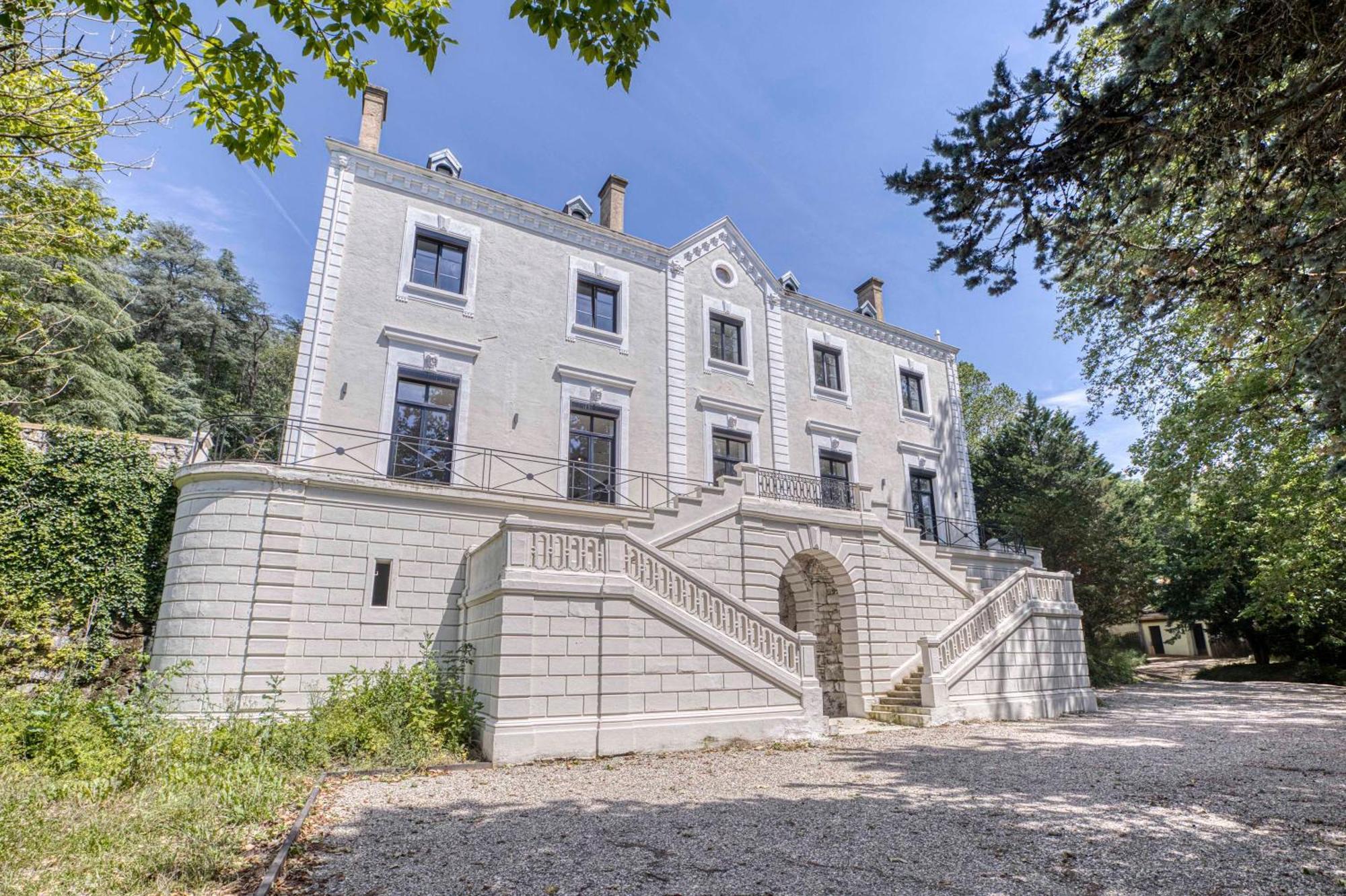 1 - Grand Appartement Spacieux Dans Un Chateau Du 17Eme Siecle, A 15Min De Lyon Vourles Luaran gambar