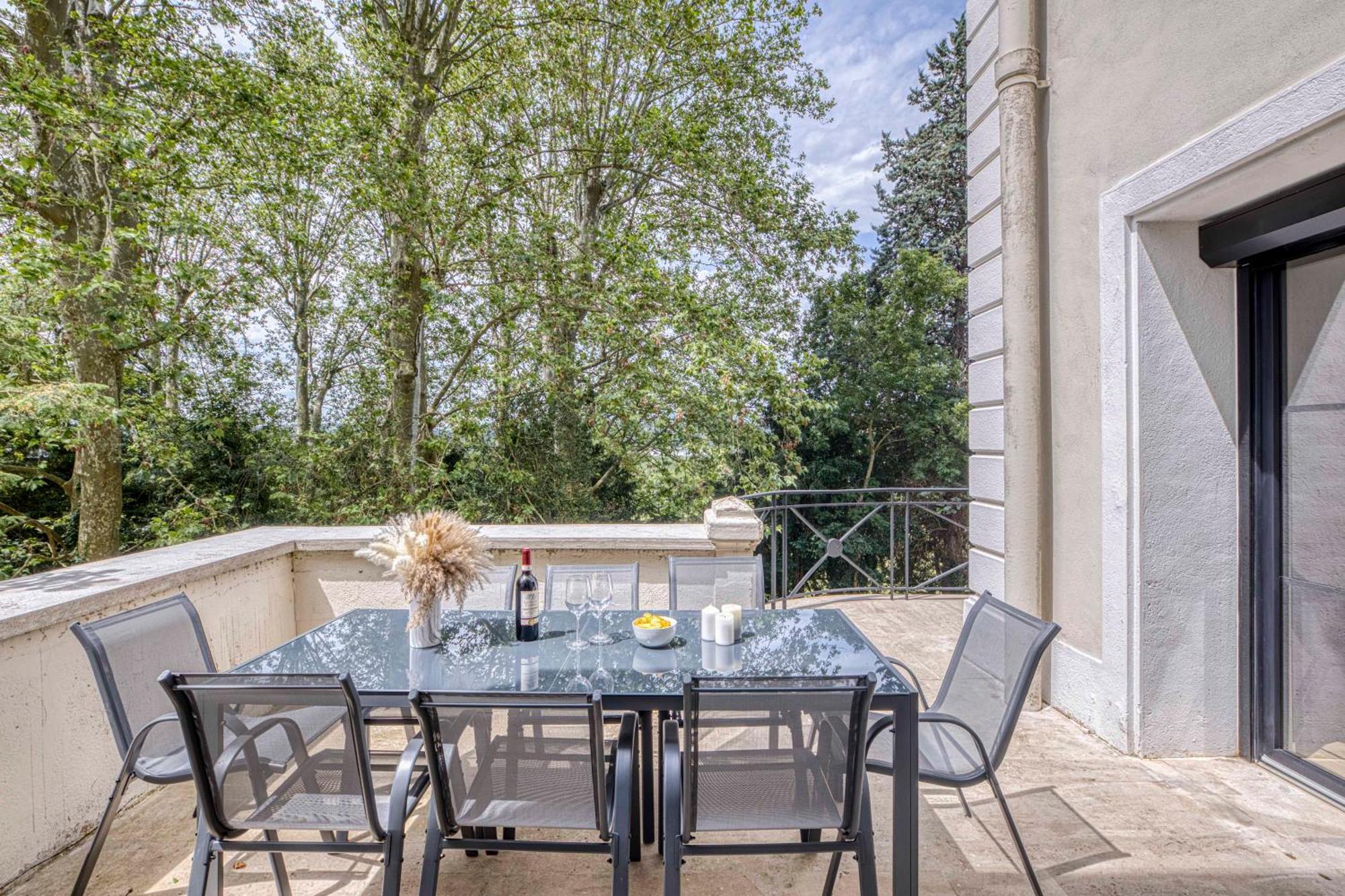 1 - Grand Appartement Spacieux Dans Un Chateau Du 17Eme Siecle, A 15Min De Lyon Vourles Luaran gambar